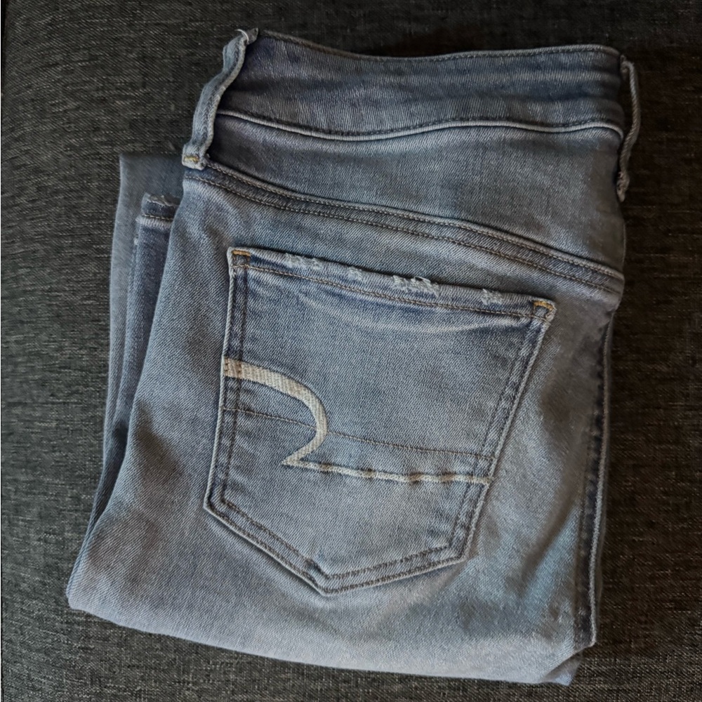 American Eagle Outfitters Light Blue Knee Distress Jeggings